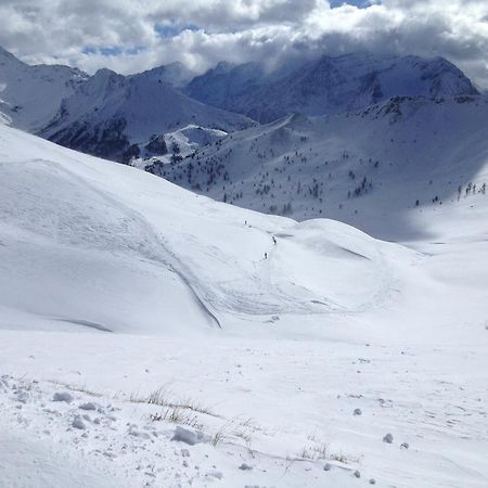Olimpic Village Th Sestriere Apartments Bagian luar foto
