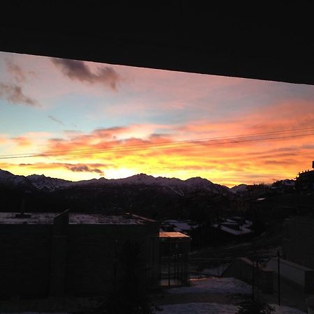 Olimpic Village Th Sestriere Apartments Bagian luar foto