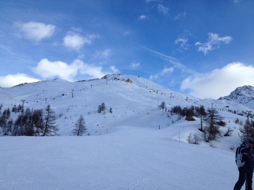 Olimpic Village Th Sestriere Apartments Bagian luar foto