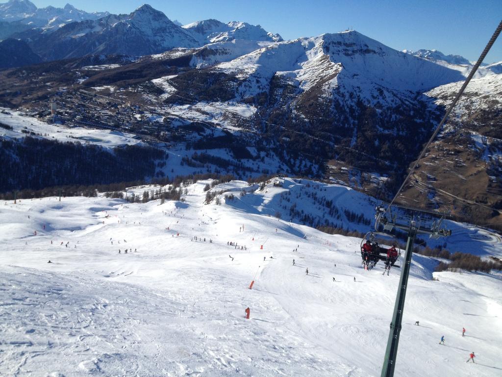 Olimpic Village Th Sestriere Apartments Bagian luar foto