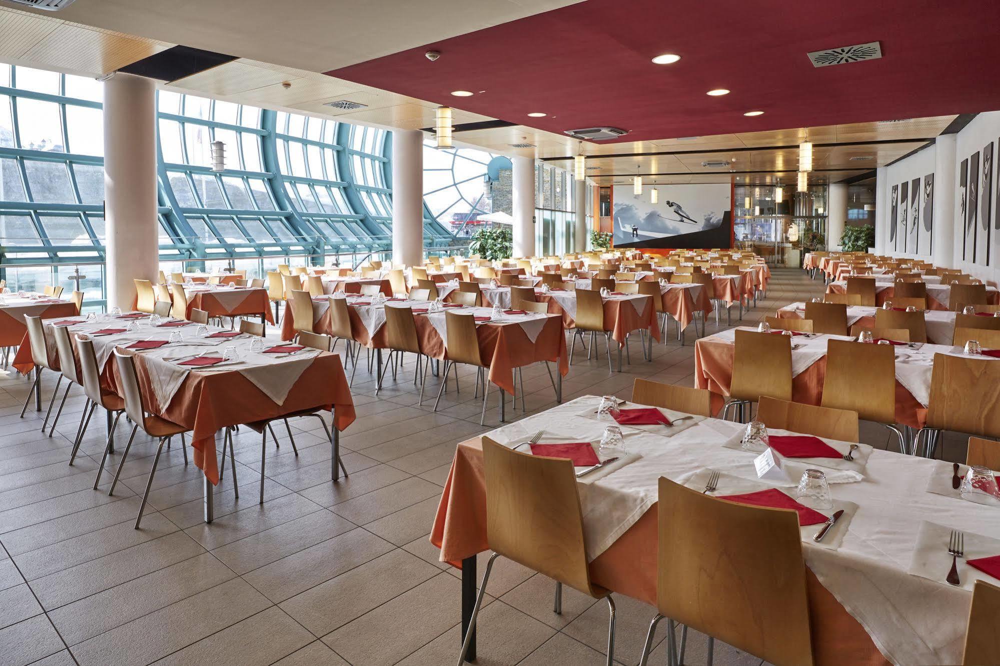 Olimpic Village Th Sestriere Apartments Bagian luar foto