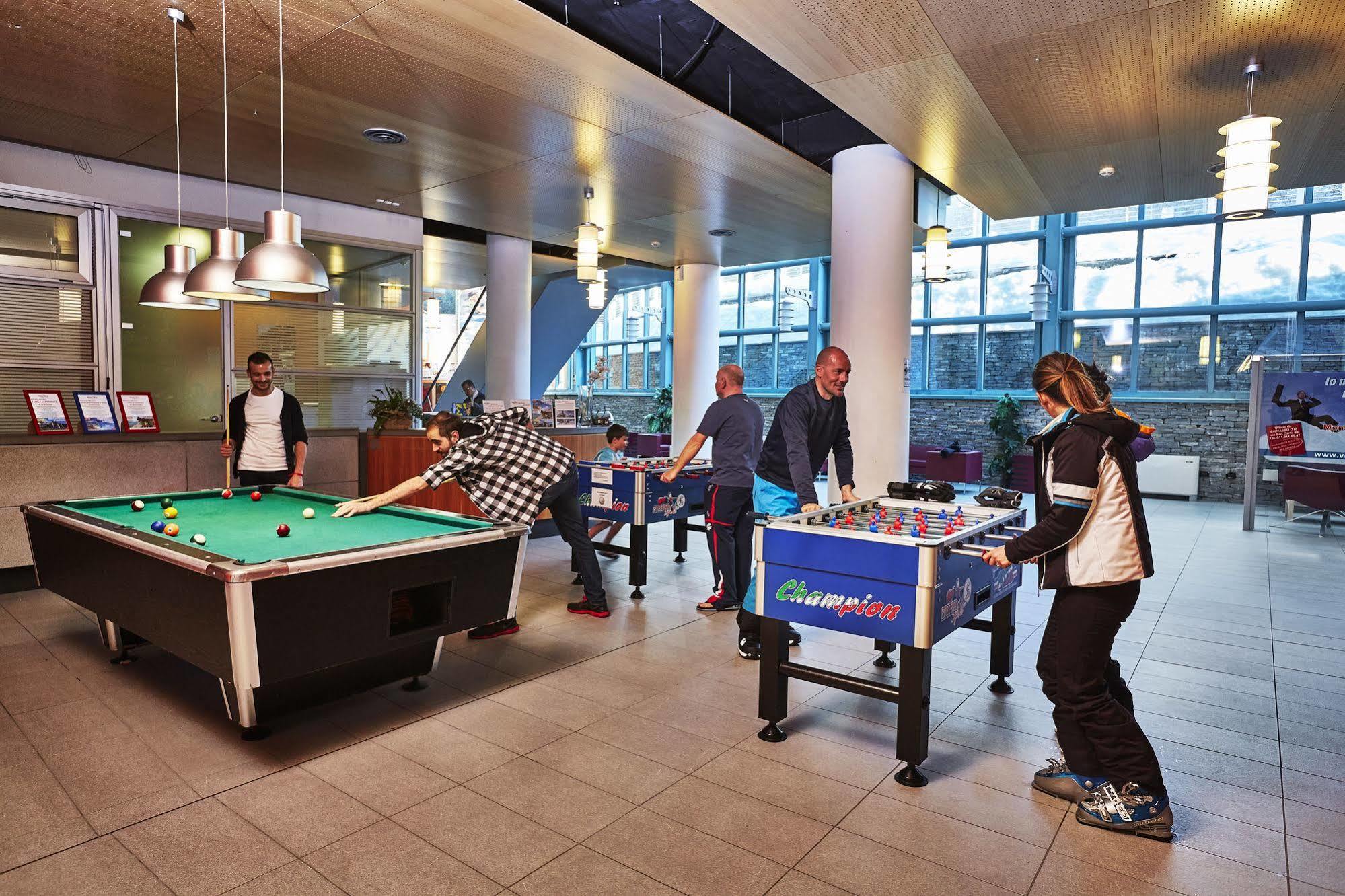 Olimpic Village Th Sestriere Apartments Bagian luar foto
