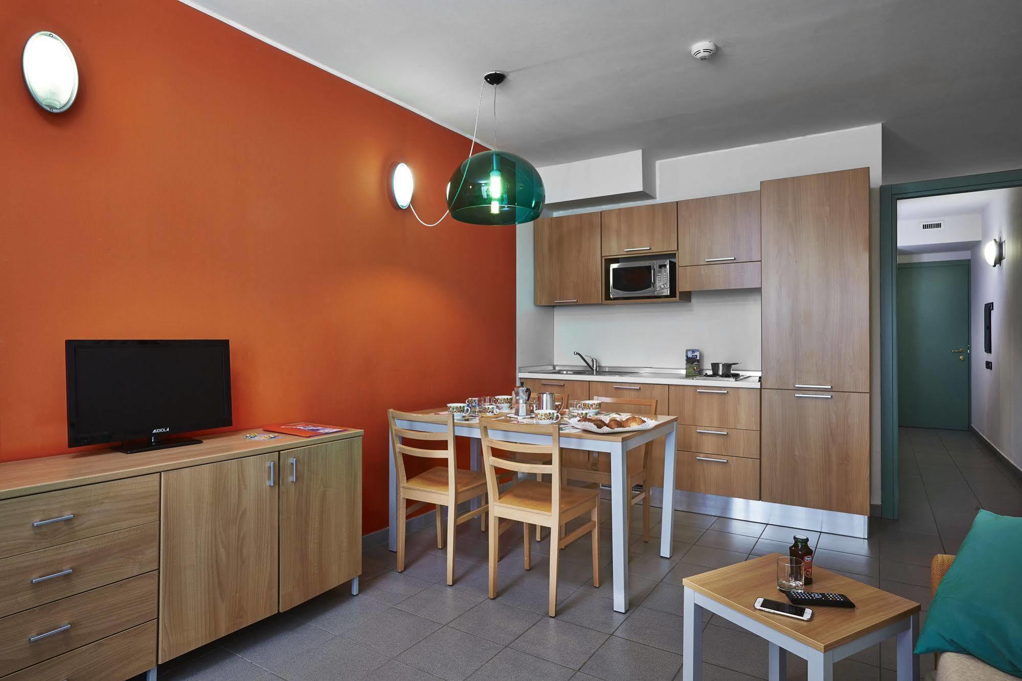 Olimpic Village Th Sestriere Apartments Bagian luar foto